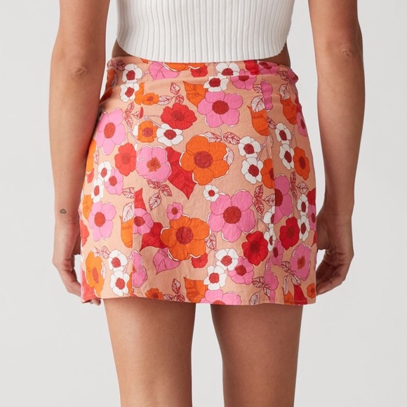 UO Rosie Notched Pelmet Mini Skirt - Picture 3 of 7
